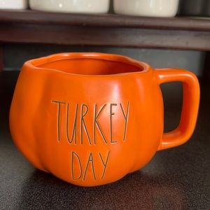 Rae Dunn Turkey Day Mug